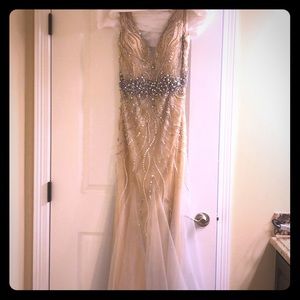 Formal evening gown. Only worn once.